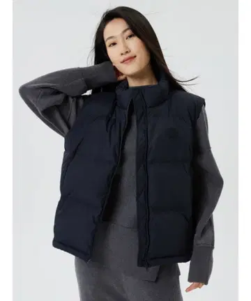 GAP 블랙 다운 베스트 L 사이즈