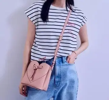 [ 익명 배송 ] VIS 하트컷백 스몰 [ 최저가 ]