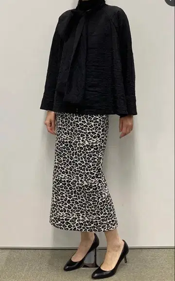 레오파드 무늬 타이트 스커트
