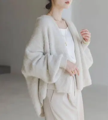 새상품급! Noble 퍼 니트 퍼프 가디건 노블 그레이 베이크루즈