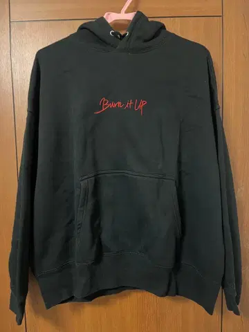 NiziU Burn it up 후디 M 사이즈