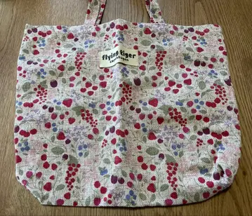 플라잉 타이거 코펜하겐 후르츠 패턴 토트백