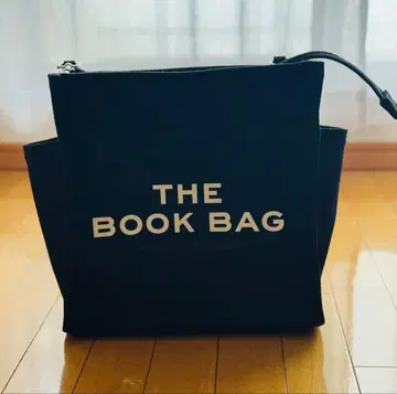 MARC JACOBS THE BOOK BAG 블랙