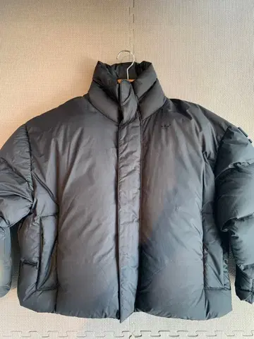 adidas ADVENTURE 다운 자켓 블랙