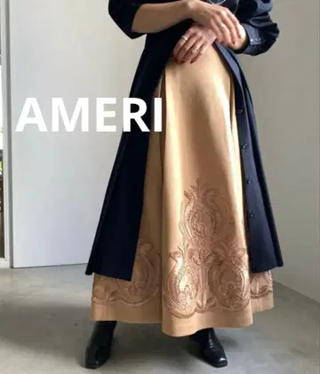 AMERI 리본 자수 스커트