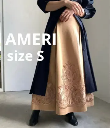 AMERI 리본 자수 스커트