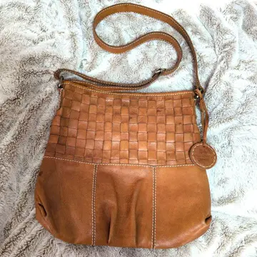 주케로 휠라토 숄더백