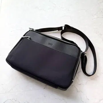 새상품급 다케오 키쿠치 라이닝 숄더백 네이비 블랙