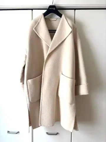 미라 오웬 오버 사이즈 코트 아이보리 화이트