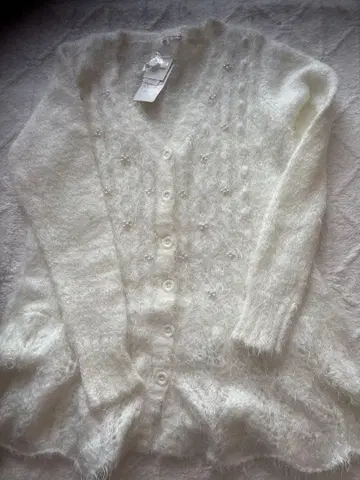 미사용 새상품 L'EST ROSE 펄 장식 화이트 가디건