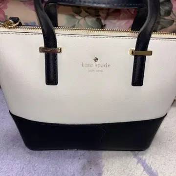 미사용품 kate spade 핸드백 화이트/블랙 2way