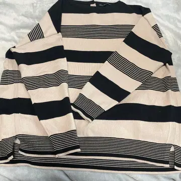 23구 긴팔 니트 38사이즈 블랙과 베이지