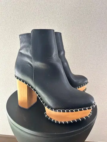 MOUSSY 가죽 지퍼 부츠