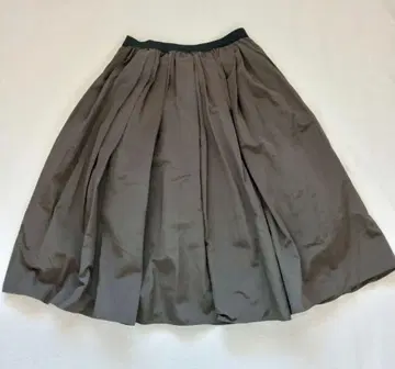 미사용 새상품 카키 플레어 스커트 허리밴딩 올 시즌 착용