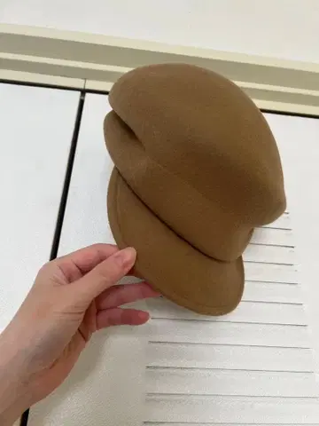 브라운 울 헌팅 캡