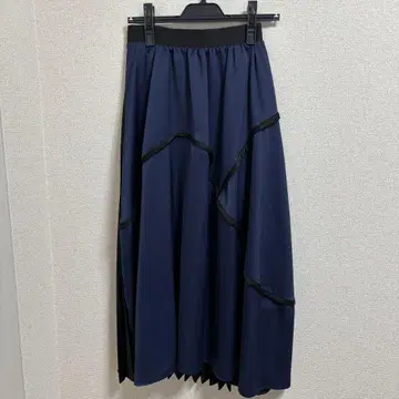오즈모시스 네이비 블랙 플리츠 스커트
