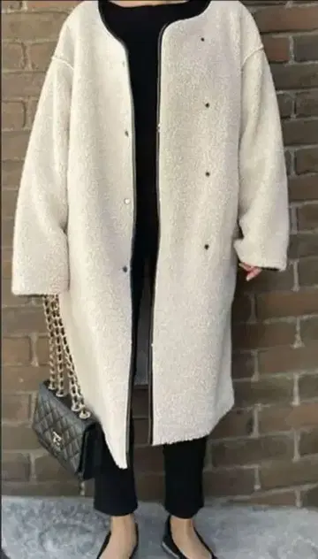 고베 레터스 빅 실루엣 파이핑 보아 코트