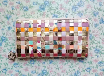 컬러풀한 장지갑 꽃 모양 참 포함