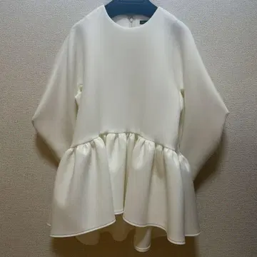 미사용 새상품 트루 바이 마리코 오이카와 페플럼 상의 키릴