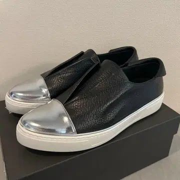 Circle3.nyc 가죽 슬립온 블랙/실버 별 모양 장식