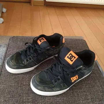 DC 카모플라주 x 오렌지 스니커즈 28.5cm