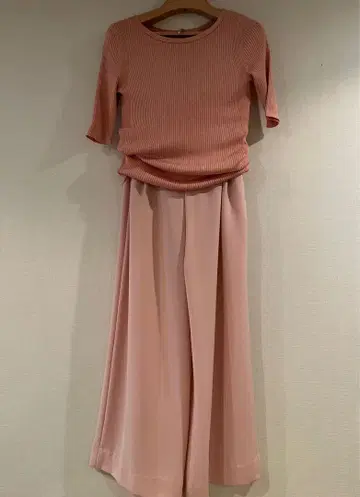 핑크 셋업 반팔 상의 와이드 팬츠