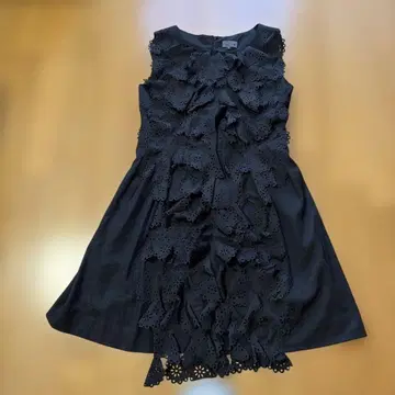 블랙 슬리브리스 무릎 기장 원피스