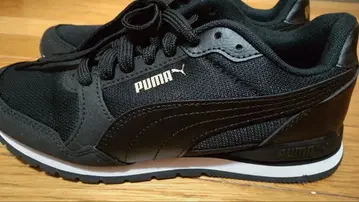 멋지다! PUMA 블랙 스니커즈 23.0 골드 로고 컨디션 최상