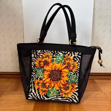 꽃무늬 자수 메쉬 토트백