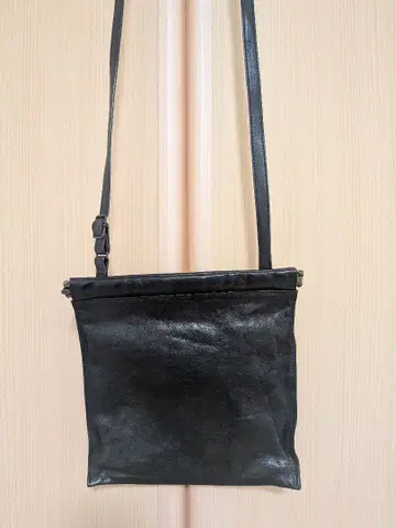 패트릭 팬 가죽 숄더백