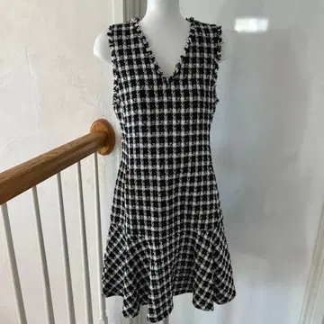 미슈마슈의 슬리브리스 체크 무늬 미니 원피스