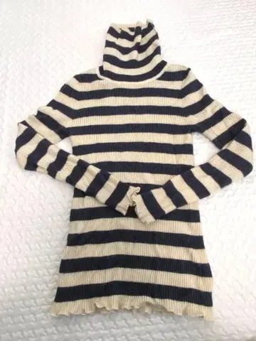 젤라또피케 스트라이프 터틀넥 스웨터