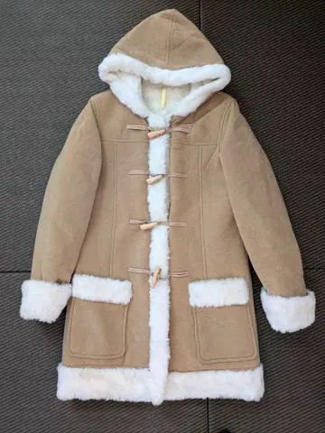 베이지 플리스 더플 코트