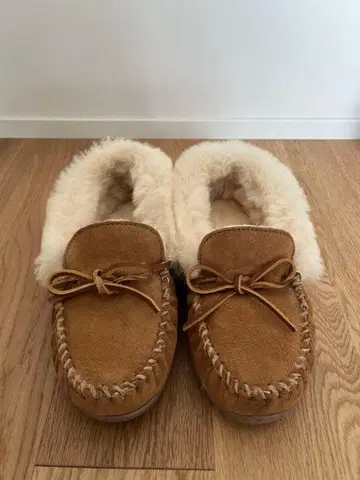 미사용 새상품 미네통카 알파인 양가죽 alpine MINNETONKA