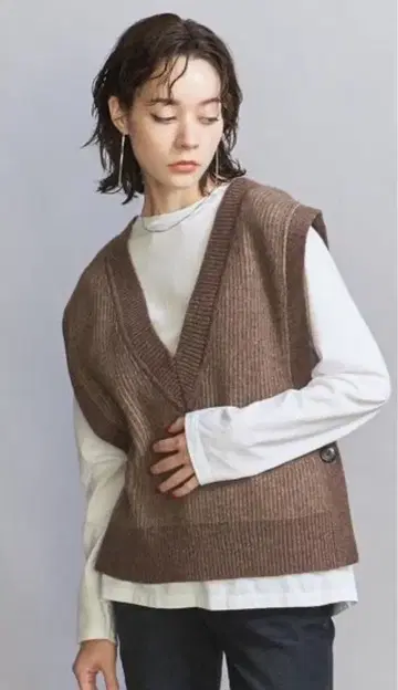 뷰티앤유스 니트 베스트 택 포함 새상품 MOCA 정가 12650엔