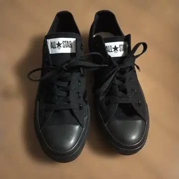 새상품 컨버스 스니커즈 25cm