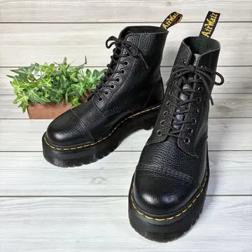 1341 [ 새상품급 ] Dr.Martene 닥터마틴 통굽 8홀 25