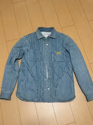 네이탈 디자인 라이트 블루 퀼팅 데님 자켓