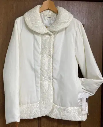 옵티 화이트 레이스 충전솜 자켓 아우터 코트 미사용