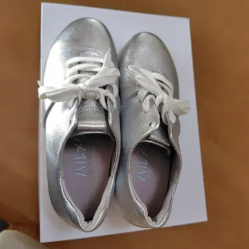 하르메쿠 심플 소프트 스니커즈 실버