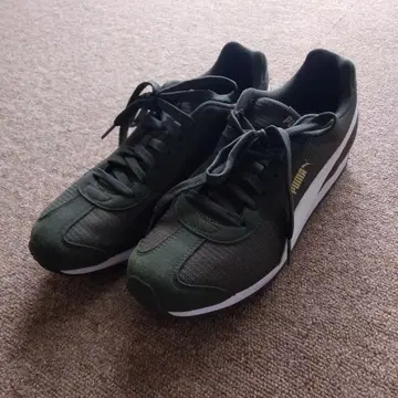 PUMA 올리브 그린 스니커즈