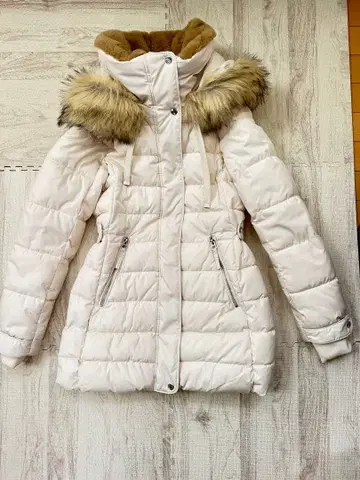 ZARA 화이트 다운 자켓 퍼 포함