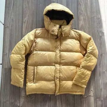 후드 부착 베이지 다운 자켓