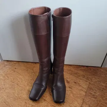 브라운 가죽 롱 부츠 스퀘어힐 23cm