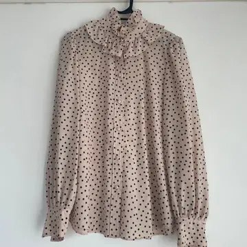 도트 무늬 프릴 긴팔 셔츠 베이지