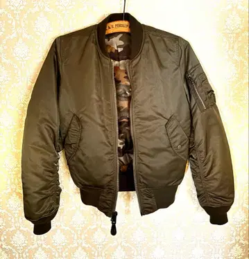 MA-1 자켓 올리브 그린 카모 패턴