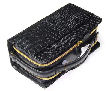 새상품 배송비 포함 소가죽 악어 엠보싱 더블 지퍼 스퀘어형 세컨드 백