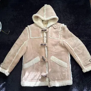 GOODENOUGH 리얼 무스탕 더플 코트