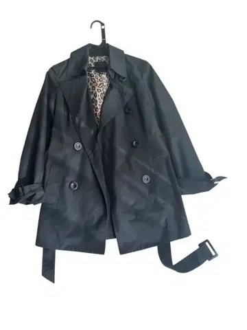 블랙 더블 브레스트 트렌치코트