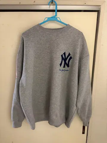 Genuine Merchandise 뉴욕 양키스 맨투맨